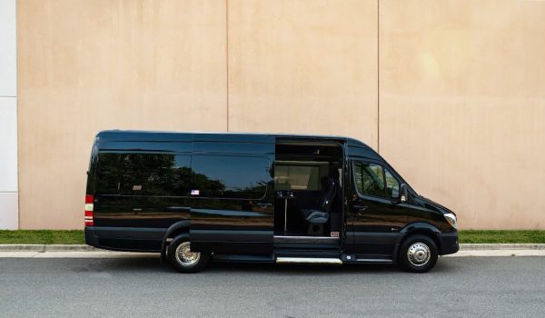 Mercedes Benz-Executive Sprinter